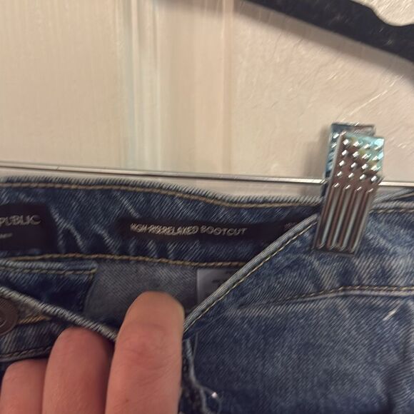 Banana Republic Women's High-Rise Relaxed Bootcut Jeans Medium Wash Size 28P NWT - Picture 7 of 8